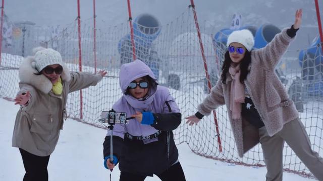 想滑雪？不必跨越南北！