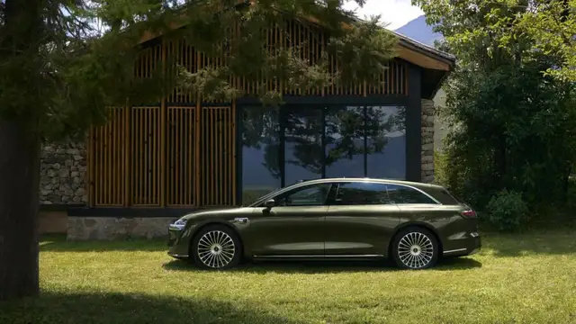 在“叫好不叫座”的旅行车市场，享界S9T为何稳了？