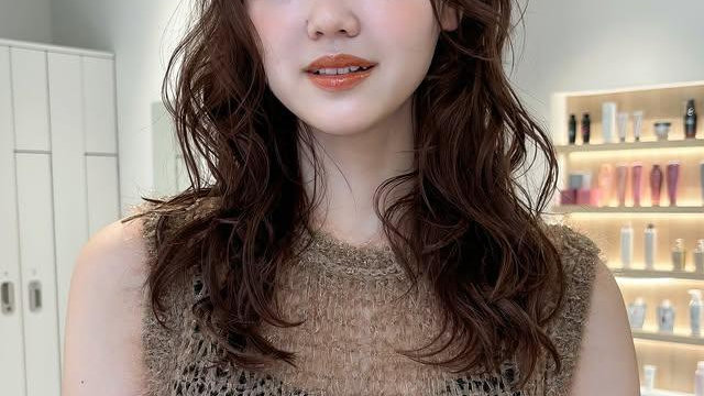 日系卷发美学：从复古俏皮到温柔氛围感的风格图鉴