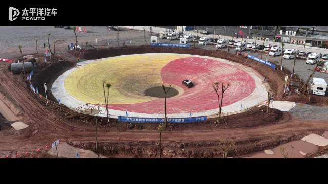 全时四驱挺够用 第三代蓝电E5 PLUS轻越野体验