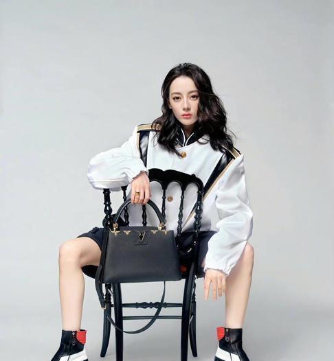 刘嘉玲、刘诗诗、迪丽热巴、舒淇、钟楚曦等明星为奢侈品牌宣传照休闲区蓝鸢梦想 - Www.slyday.coM 刘嘉玲、刘诗诗、迪丽热巴、舒淇、钟楚曦等明星为奢侈品牌宣传照休闲区蓝鸢梦想 - Www.slyday.coM