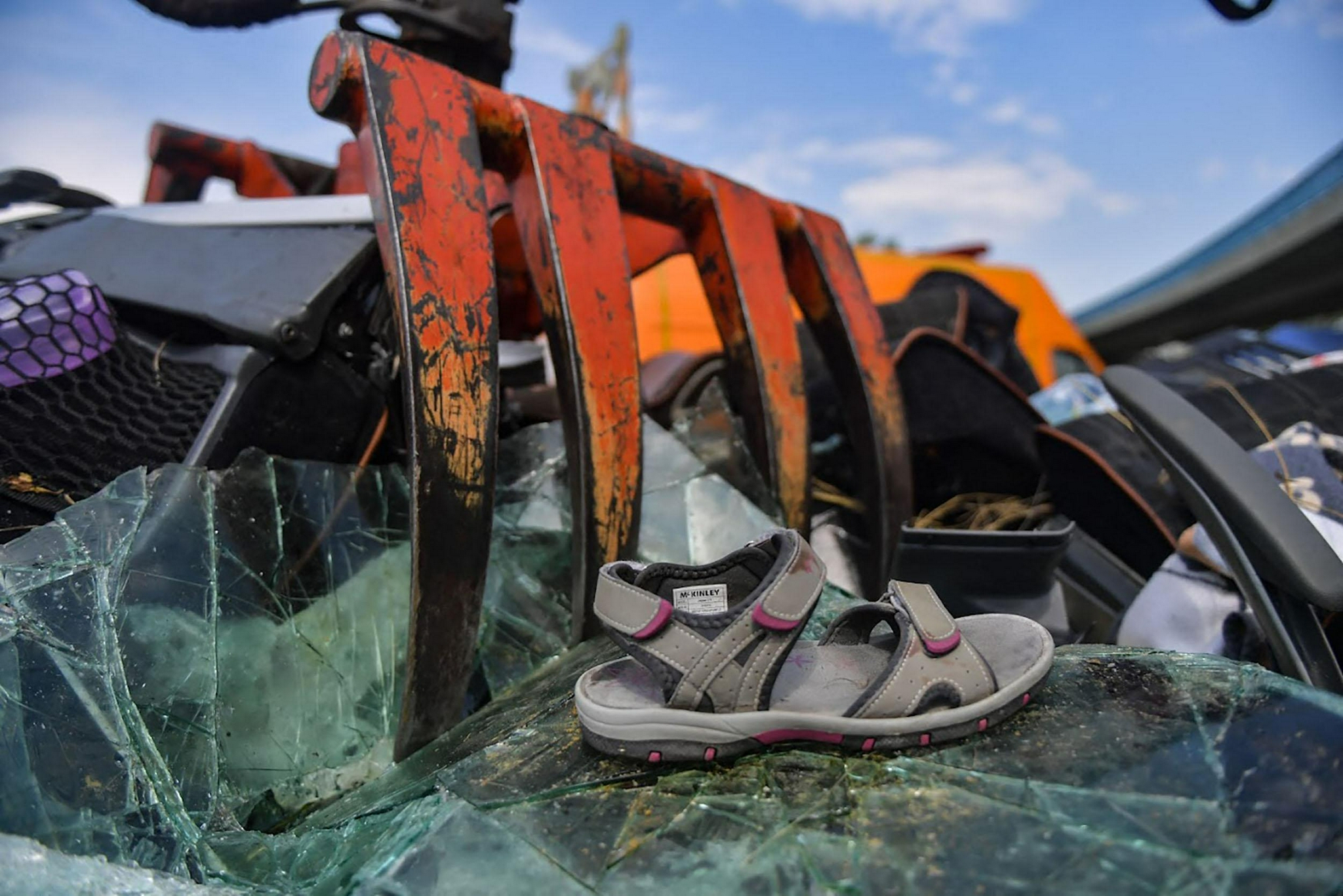 (外代一线)匈牙利发生车祸致8死48伤休闲区蓝鸢梦想 - Www.slyday.coM (外代一线)匈牙利发生车祸致8死48伤休闲区蓝鸢梦想 - Www.slyday.coM