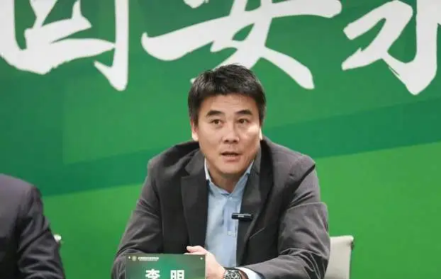 最后一舞！北京国安签下茹子楠与邓捷夫，球迷：临走前还在挖大连