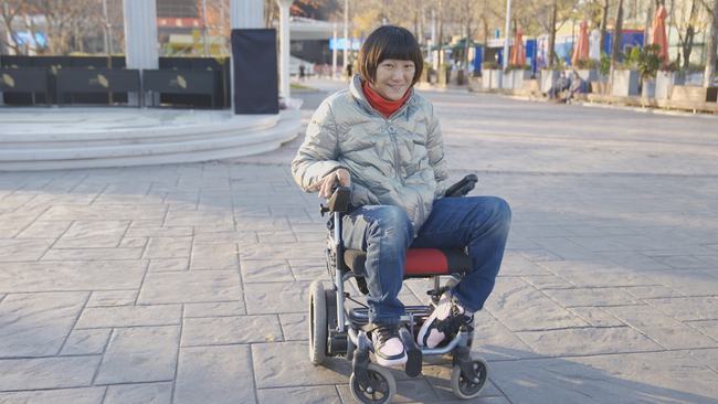 国际残疾人日|“轮椅作家”王忆的城市“探险之旅”:愿脚下多一些坦途,少一些坎坷休闲区蓝鸢梦想 - Www.slyday.coM 国际残疾人日|“轮椅作家”王忆的城市“探险之旅”:愿脚下多一些坦途,少一些坎坷休闲区蓝鸢梦想 - Www.slyday.coM