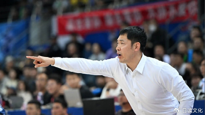 北控男篮官宣换帅，张庆鹏接任闵鹿蕾