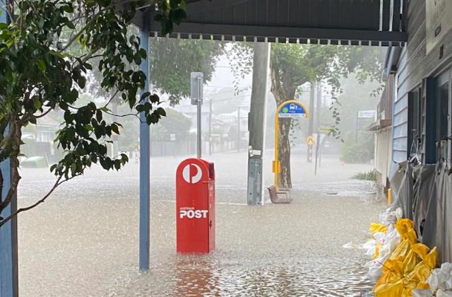 澳洲多地遭恐怖洪水暴袭，全城被淹，专家：雨还要下数月