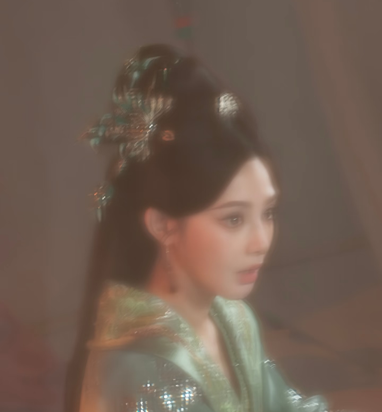 《朝无念》正式官宣杀青，彭小苒美得惊心动魄，好期待