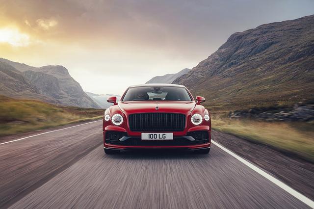 搭4.0L V8发动机 百公里加速时间4.1秒 宾利飞驰V8车型官图发布