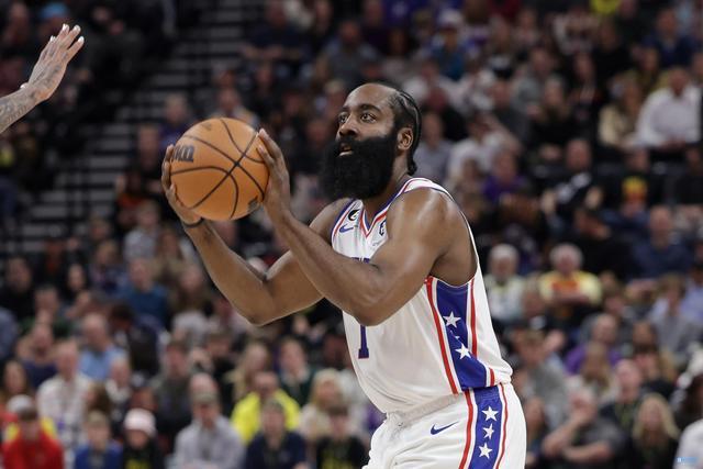 哈登高效表现引领全队进攻