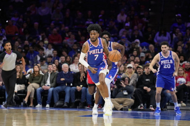 哈登客场征战密集期来袭 多场背靠背考验体能与战术调整