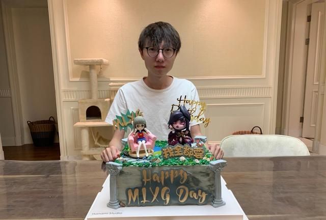 一年房租120W?RNG队员资产曝光,MLXG用事实打脸喷子!