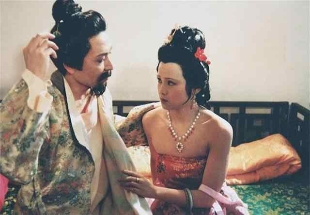 87《红楼梦》为了不碰到女演员的香肩,李志新想了