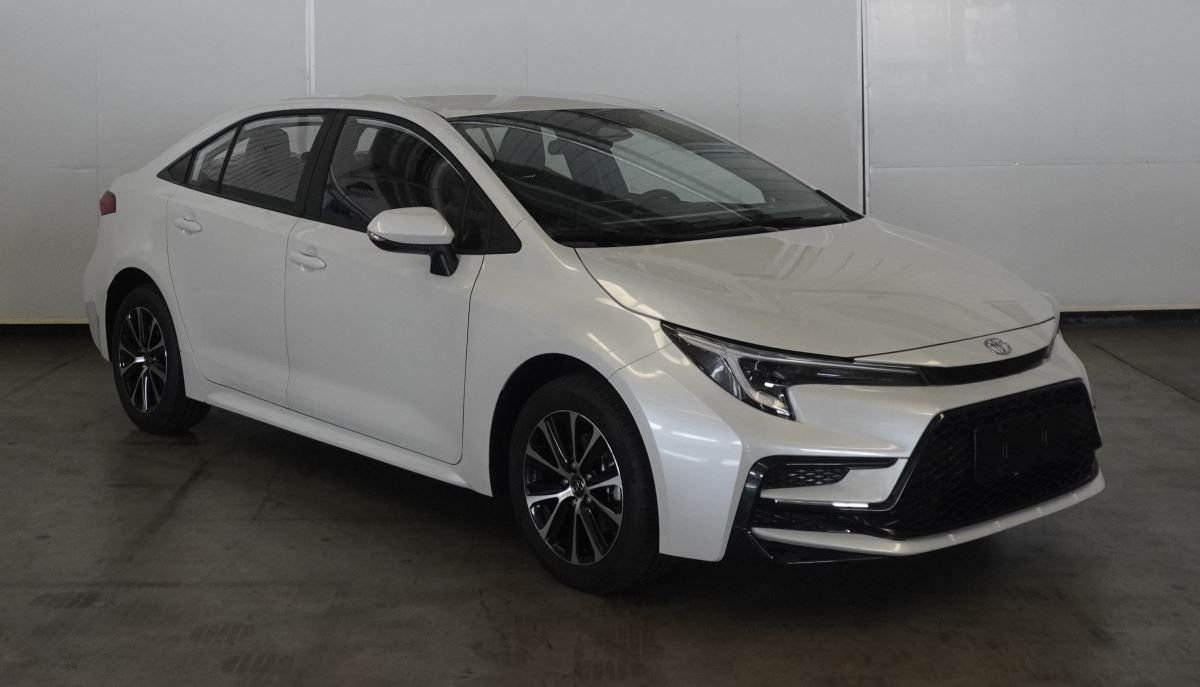 新款丰田雷凌曝光，空间更大，搭载1.8升油电、2.0升汽油引擎