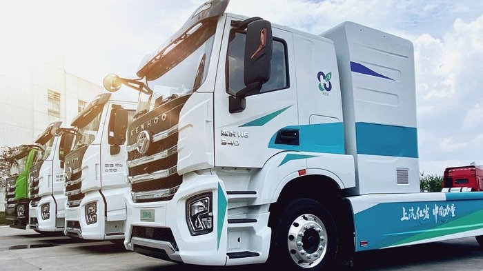 绿色出行升温，1-8月新能源商用车销量达50万台，但技术短板亟待破题