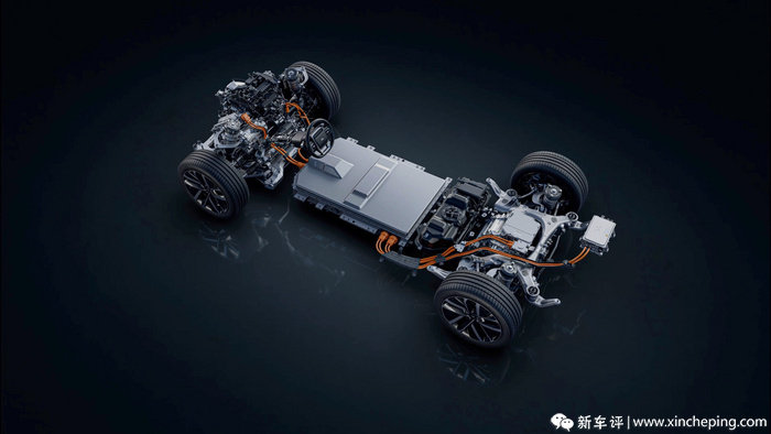 汉兰达对理想L8,燃油对增程式,30多万买多座SUV该选谁?