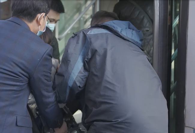 国际残疾人日|“轮椅作家”王忆的城市“探险之旅”:愿脚下多一些坦途,少一些坎坷休闲区蓝鸢梦想 - Www.slyday.coM 国际残疾人日|“轮椅作家”王忆的城市“探险之旅”:愿脚下多一些坦途,少一些坎坷休闲区蓝鸢梦想 - Www.slyday.coM