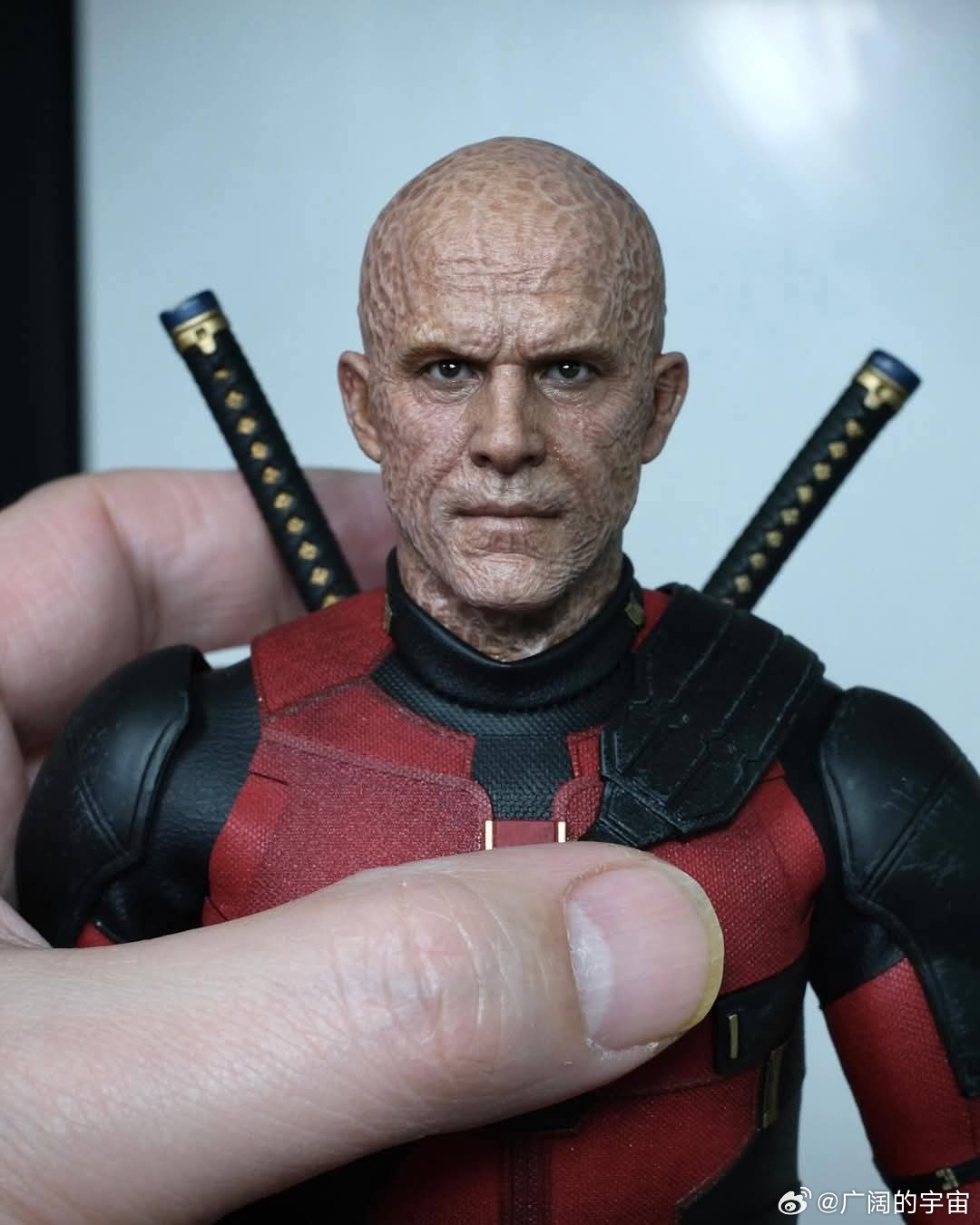 Hot Toys 1/6 《死侍与金刚狼》死侍(战斗版) 头雕样板图