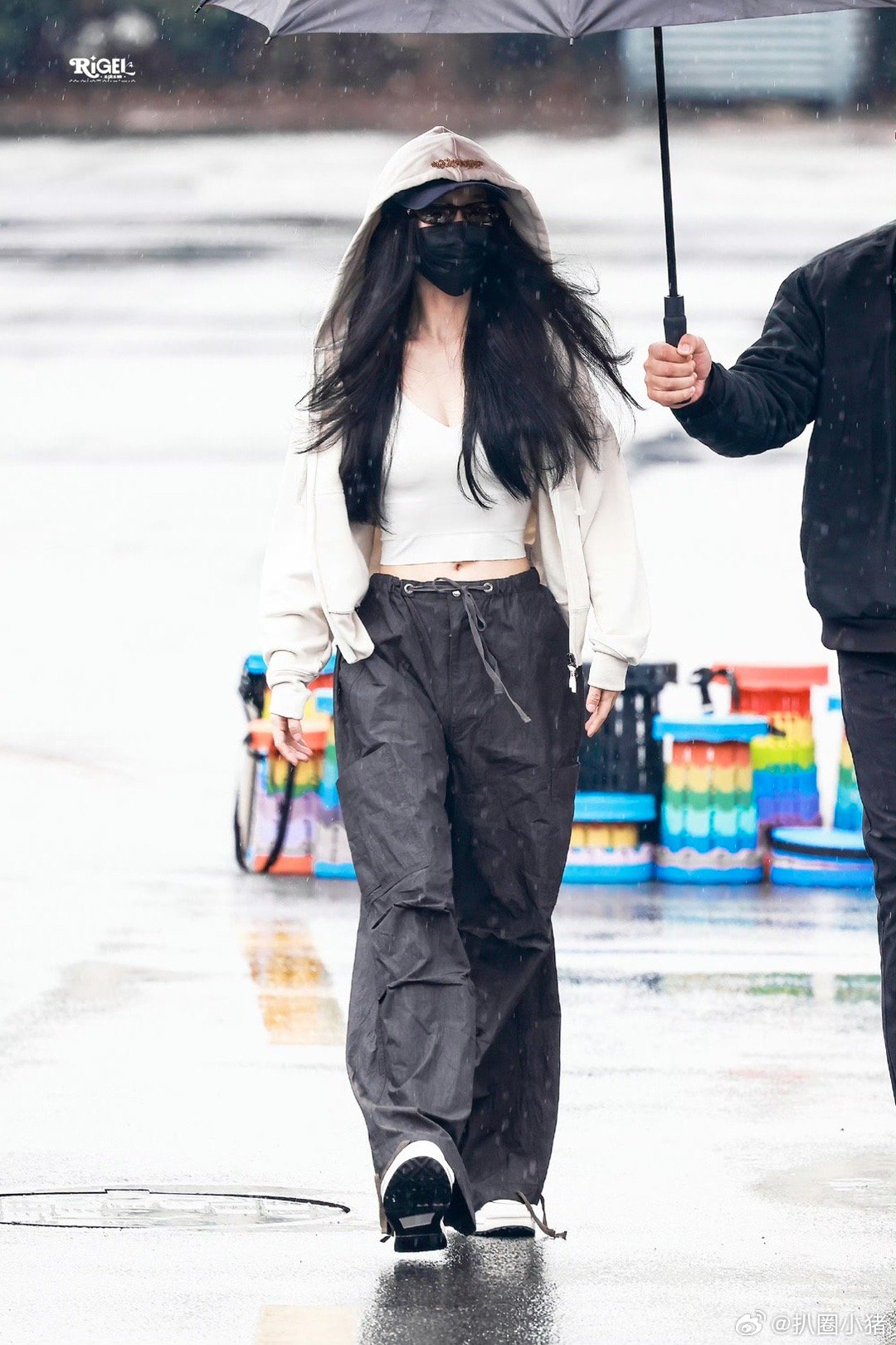 虞书欣《云初令》三月第一天上班饭拍，三月一切顺利