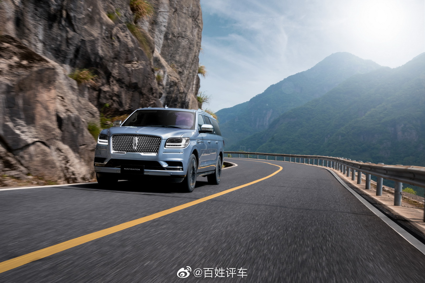 林肯全系家族车型亮相2020重庆国际车展。