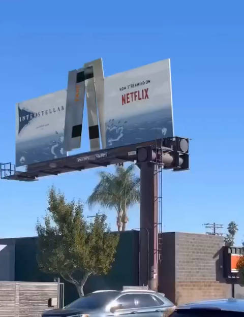 为了庆祝《星际穿越》登陆Netflix流媒体而设立的新广告牌