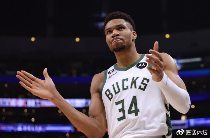 新秀怀特替补奇兵登场 时间虽短却成全场防守端最大亮点