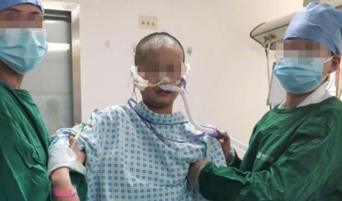 被姐夫投毒百草枯的18岁女孩:完成肺移植手术,开始进行康复锻炼休闲区蓝鸢梦想 - Www.slyday.coM 被姐夫投毒百草枯的18岁女孩:完成肺移植手术,开始进行康复锻炼休闲区蓝鸢梦想 - Www.slyday.coM