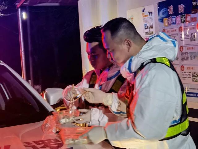 广西东兴新增4例本土确诊,1例为德尔塔进化分支!防城港全警投入抗击疫情休闲区蓝鸢梦想 - Www.slyday.coM 广西东兴新增4例本土确诊,1例为德尔塔进化分支!防城港全警投入抗击疫情休闲区蓝鸢梦想 - Www.slyday.coM