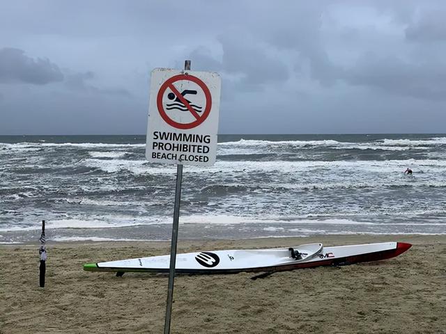 澳洲多地遭恐怖洪水暴袭，全城被淹，专家：雨还要下数月