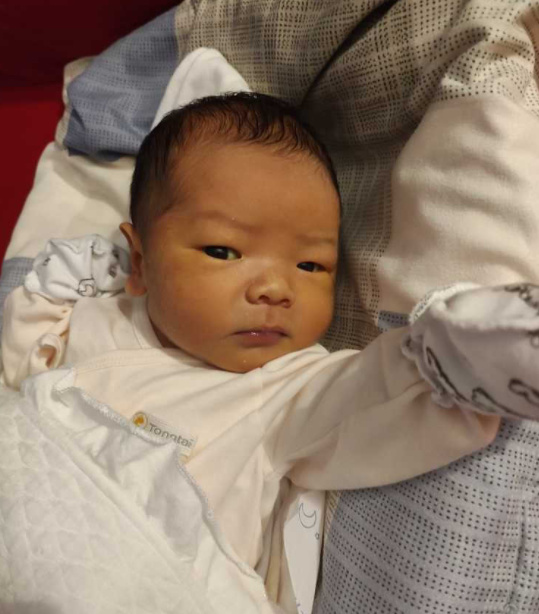 国内三代试管婴儿费用(宝宝大脑发育好的表现,这个阶段能察觉,别疏忽)