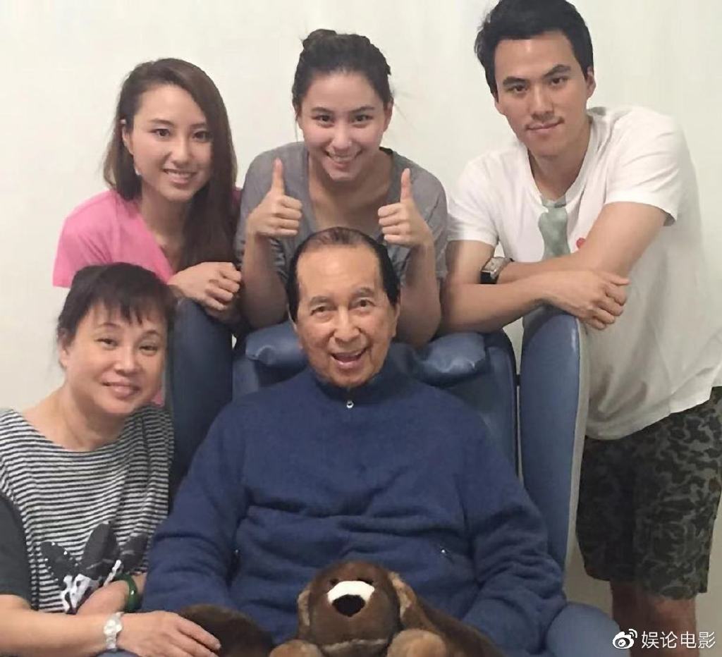 窦骁何超莲婚礼现场曝光,充满浪漫奢华的格调,何超莲打扮像仙女休闲区蓝鸢梦想 - Www.slyday.coM 窦骁何超莲婚礼现场曝光,充满浪漫奢华的格调,何超莲打扮像仙女休闲区蓝鸢梦想 - Www.slyday.coM