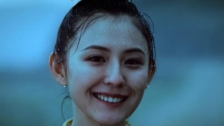 热依扎首曝骨折病称不是卖惨！孩子生父成谜，杨宗纬高台跌落昏迷