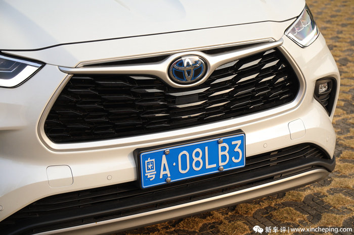 汉兰达对理想L8,燃油对增程式,30多万买多座SUV该选谁?