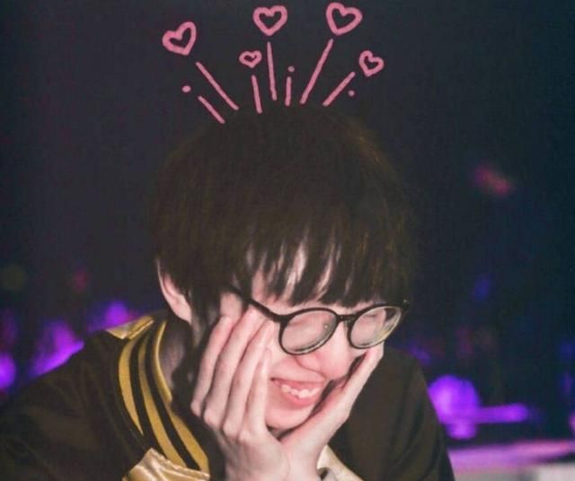 一年房租120W?RNG队员资产曝光,MLXG用事实打脸喷子!