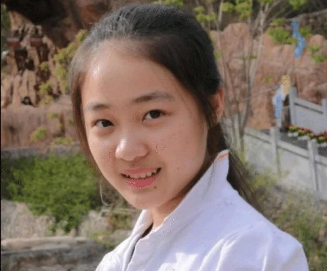 小花齐如意6岁出道11岁走红23岁催泪女孩大变样