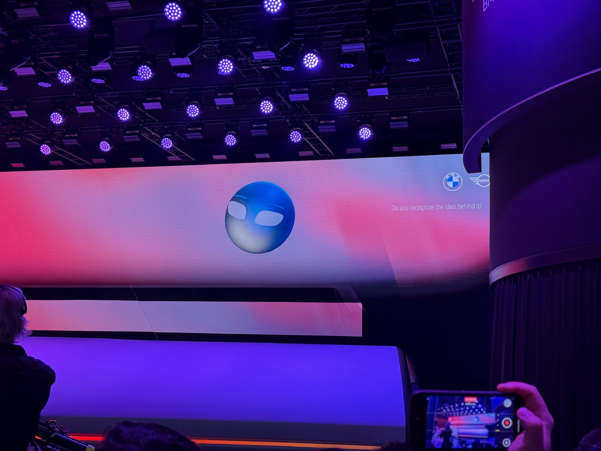 宝马上海车展发布iX3L，联手阿里升级智能语音