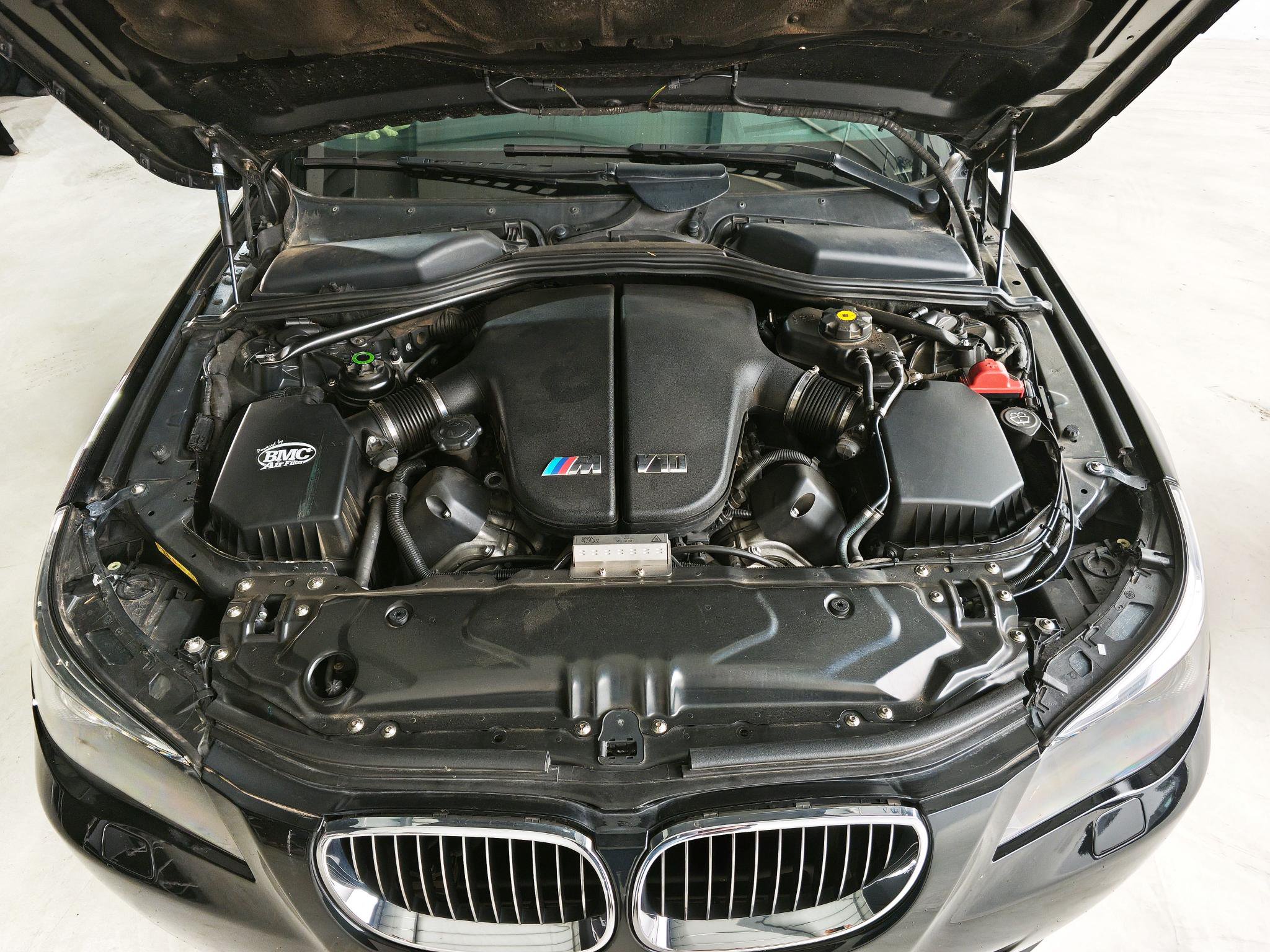 三代宝马M5底盘动力解析，V10自吸到V8混动演变