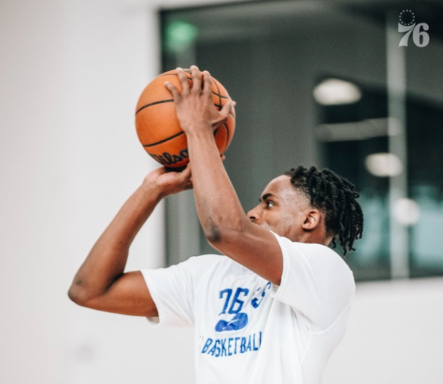 哈登布克组合再创佳绩默契配合引领赛季新高潮