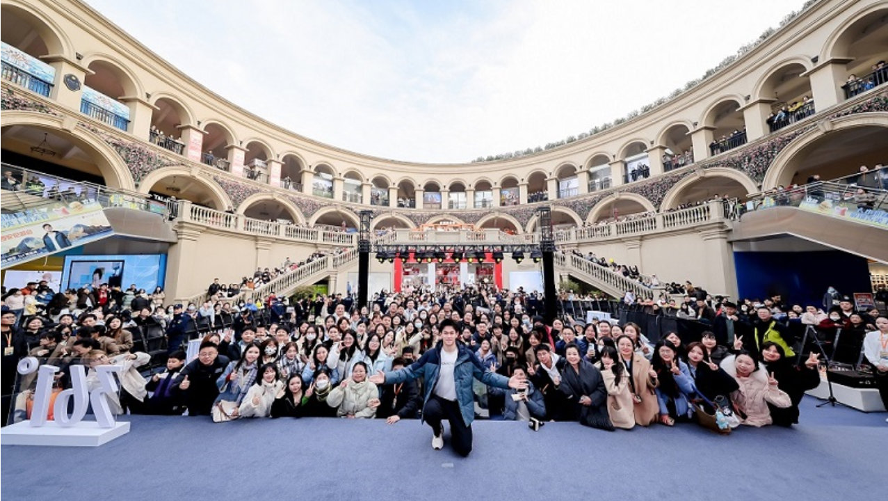 暖感守恒，热爱不减！361°品牌代言人孙杨空降西安与粉丝近距离互动