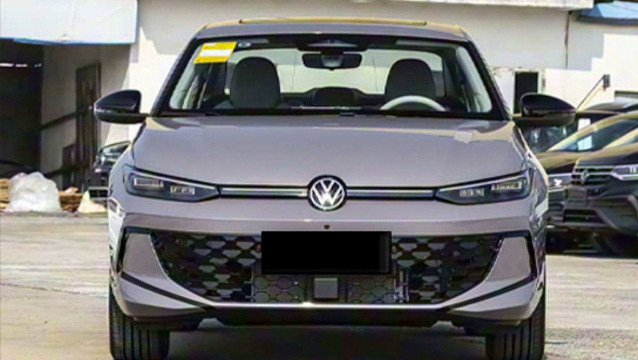 迈向新时代 上汽大众朗逸新老款车型对比