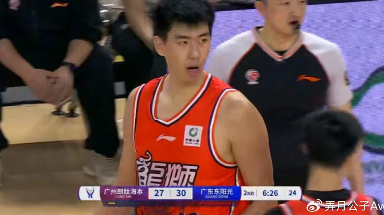 杜锋不会用的人，却被洋帅激活！阿联接班人暴砍14+7，险隔扣萨姆纳