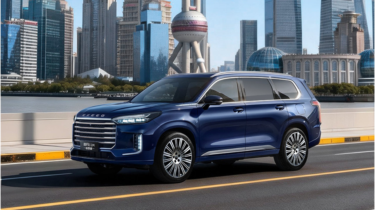 星途揽月超越版上市，六座/七座同价可选，标配三联屏+2.0T