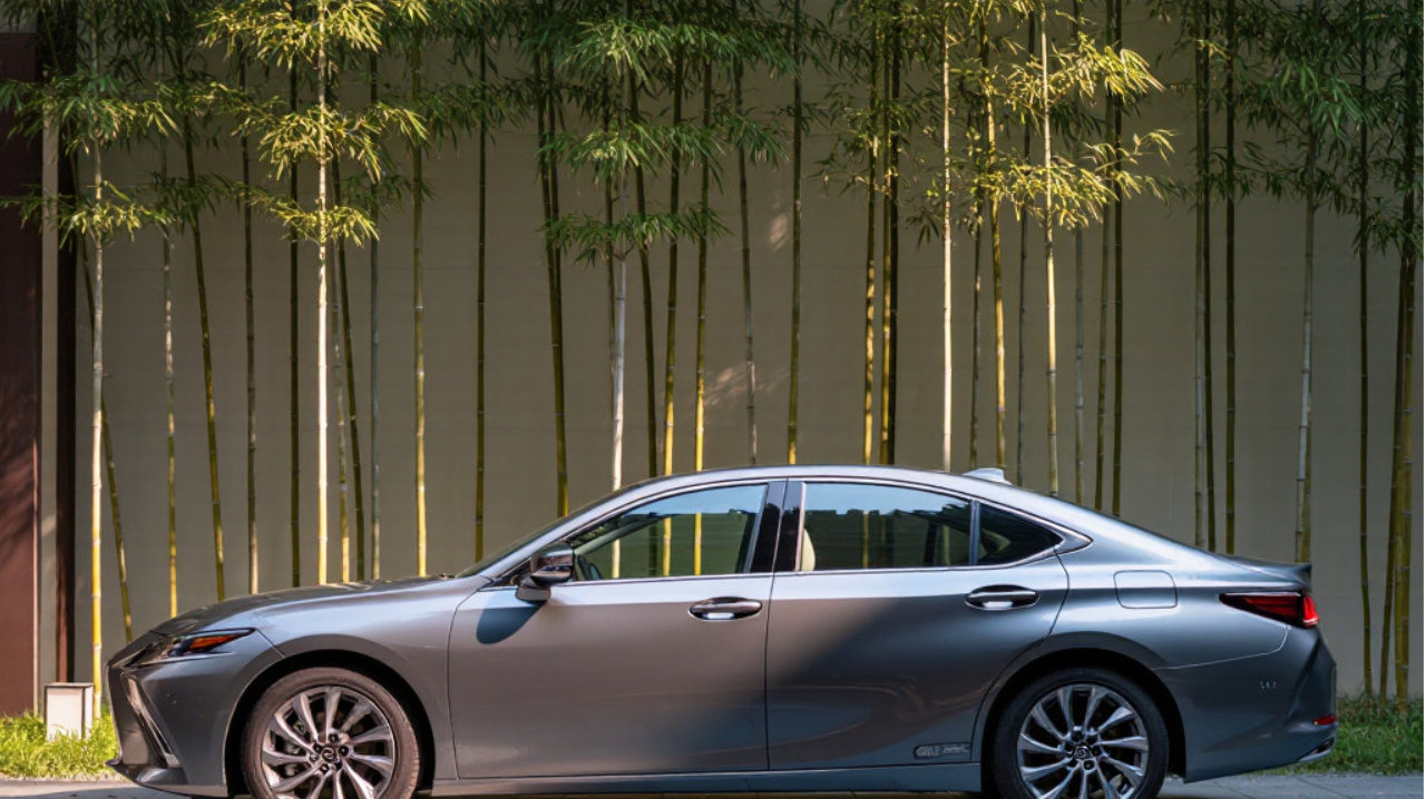 秒懂雷克萨斯ES300h混动发动机烧机油的原因与修复方法