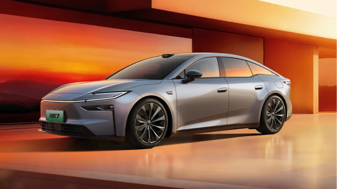 广汽丰田要大大方方讲好铂智7为什么不用800V