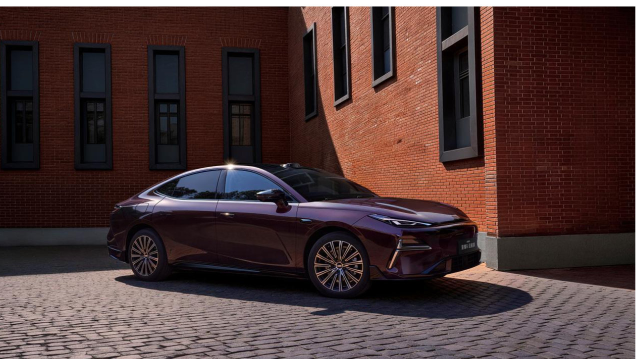 13万带激光雷达+全场景城市NOA，插混市场要变天？