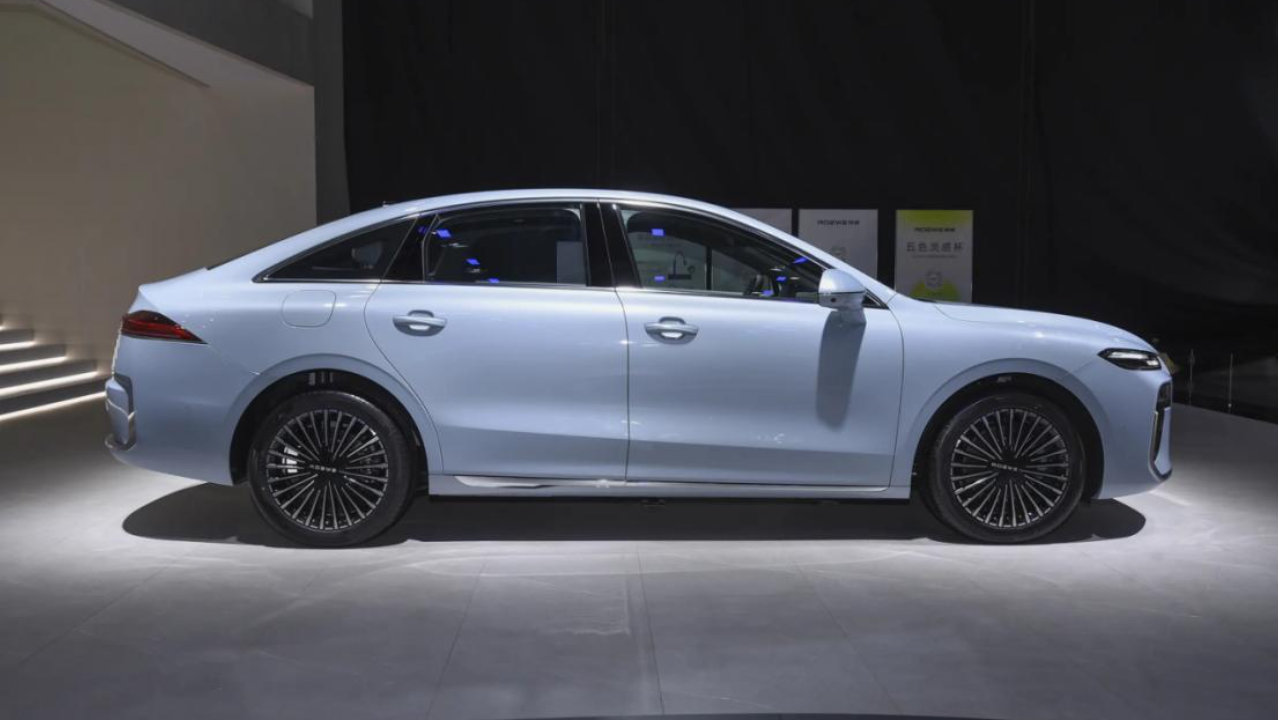 纯电续航160km，还五大件终身质保，荣威M7 DMH为何这么靠谱？