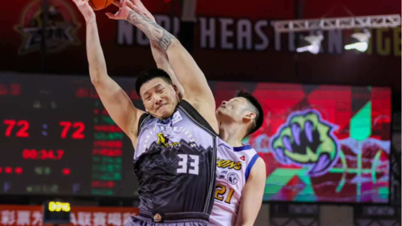 砍12+9+5，硬刚胡金秋，一攻一防带走比赛！球迷：今晚确实够硬