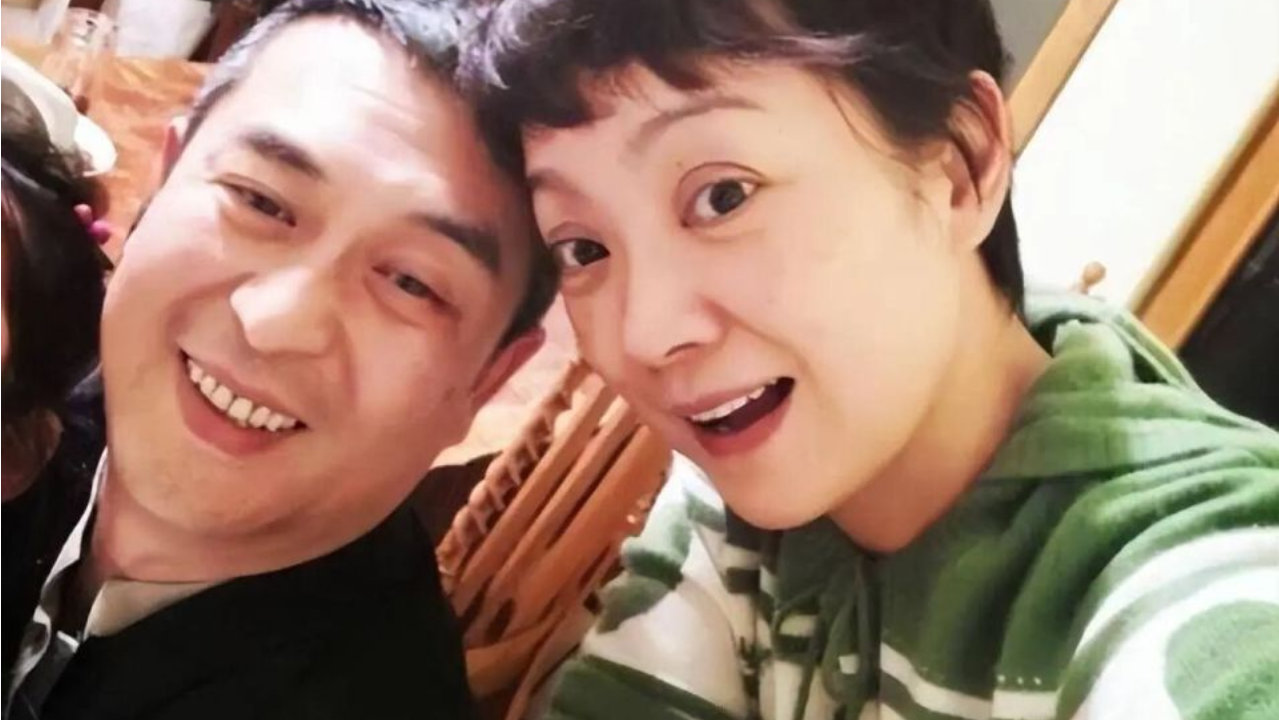 演员王海燕：二婚嫁给张嘉译41岁高龄生女，如今56岁被宠成公主