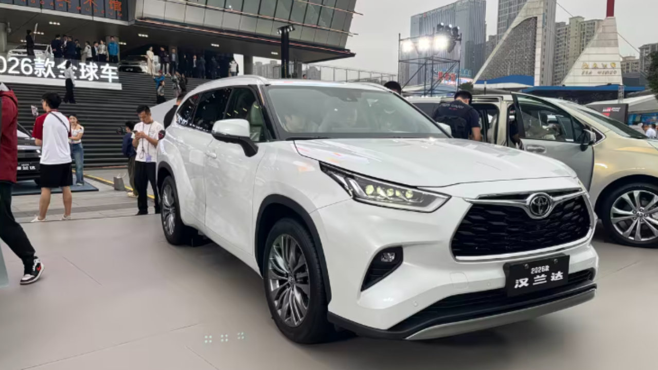 汉兰达不加价了！21.98万起，15.6寸大屏+降噪声学玻璃