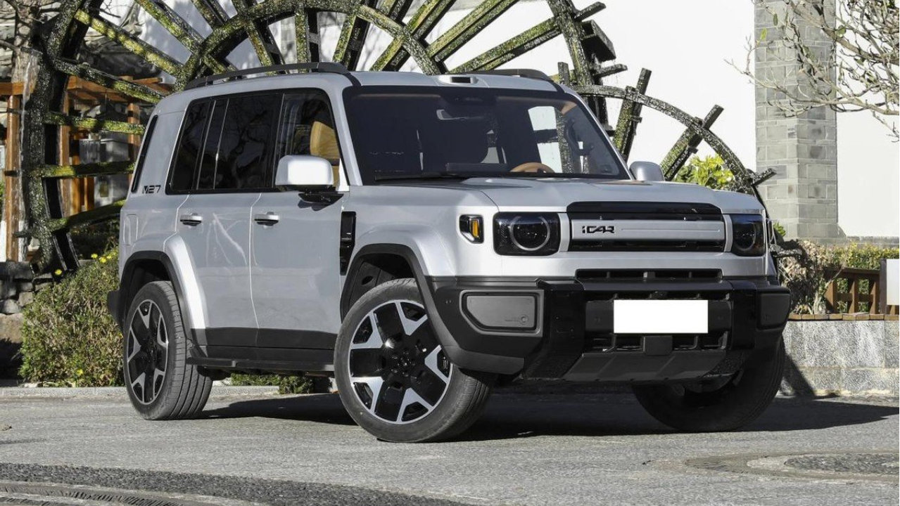 这次奇瑞诚意如何？iCAR V27标配8295座舱，高配带猎鹰700