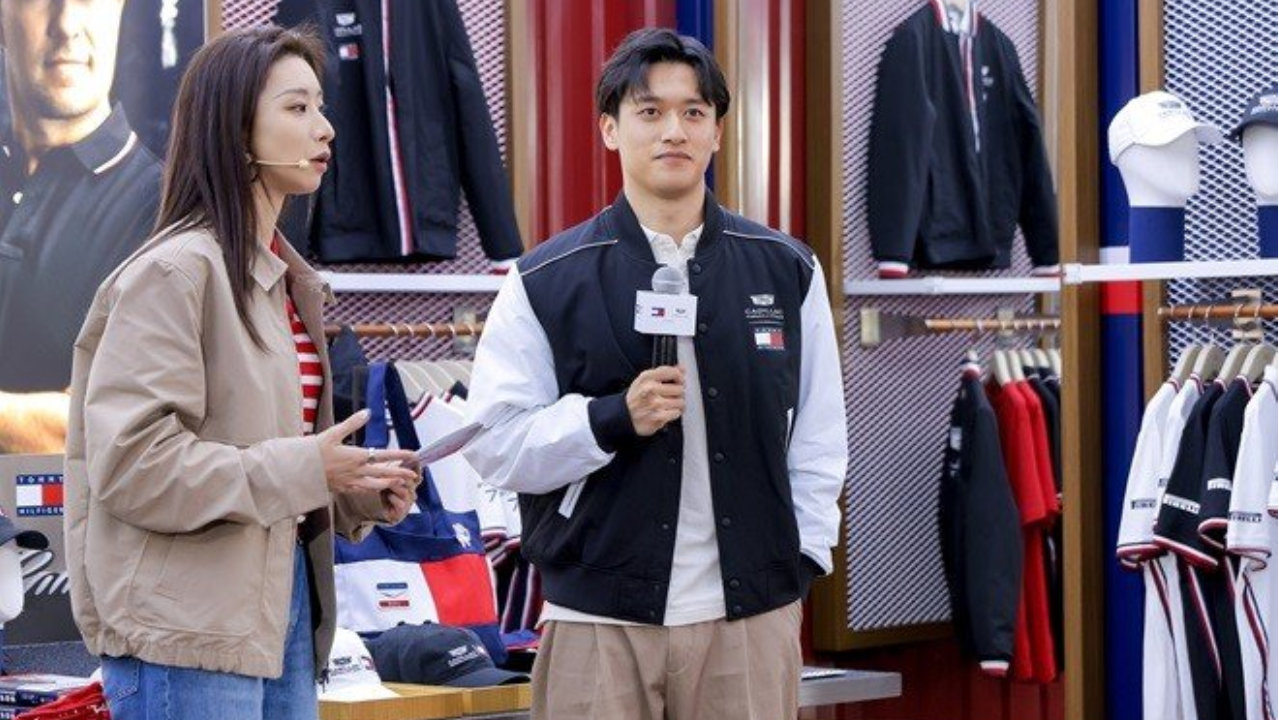 F1赛车手周冠宇亮相上海TOMMY HILFIGER X 凯迪拉克F1车队联名系列
